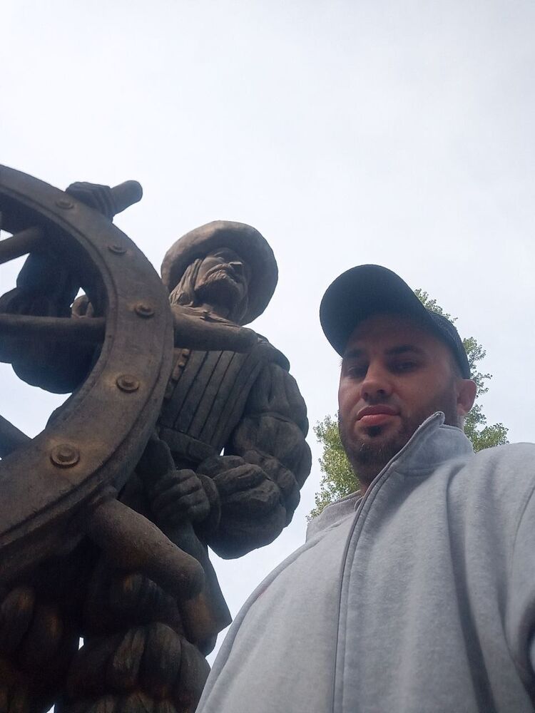 ���� 55871833 ������� TOV, 42 ����, ���� ���������� � New York City