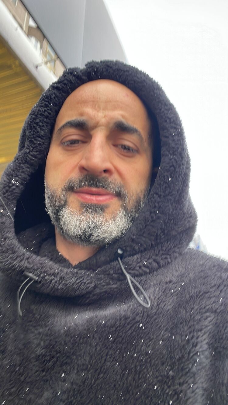  52761373  Man, 44 ,    