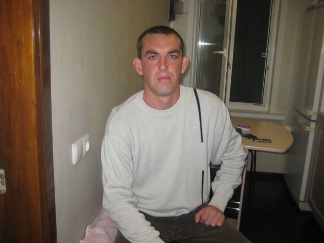  10082923  Aleks, 45 ,    