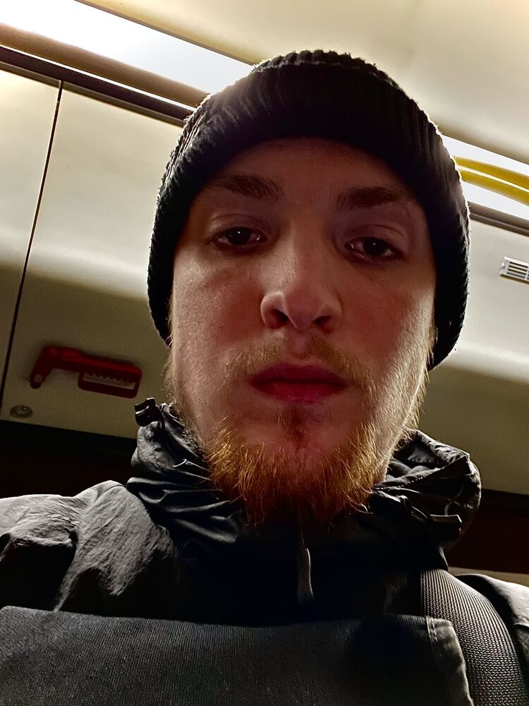  26587333  Vadim, 25 ,    