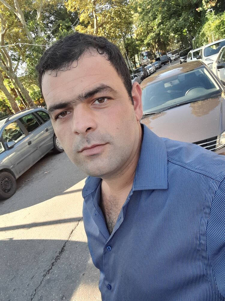  30047123  Khachik, 32 ,    