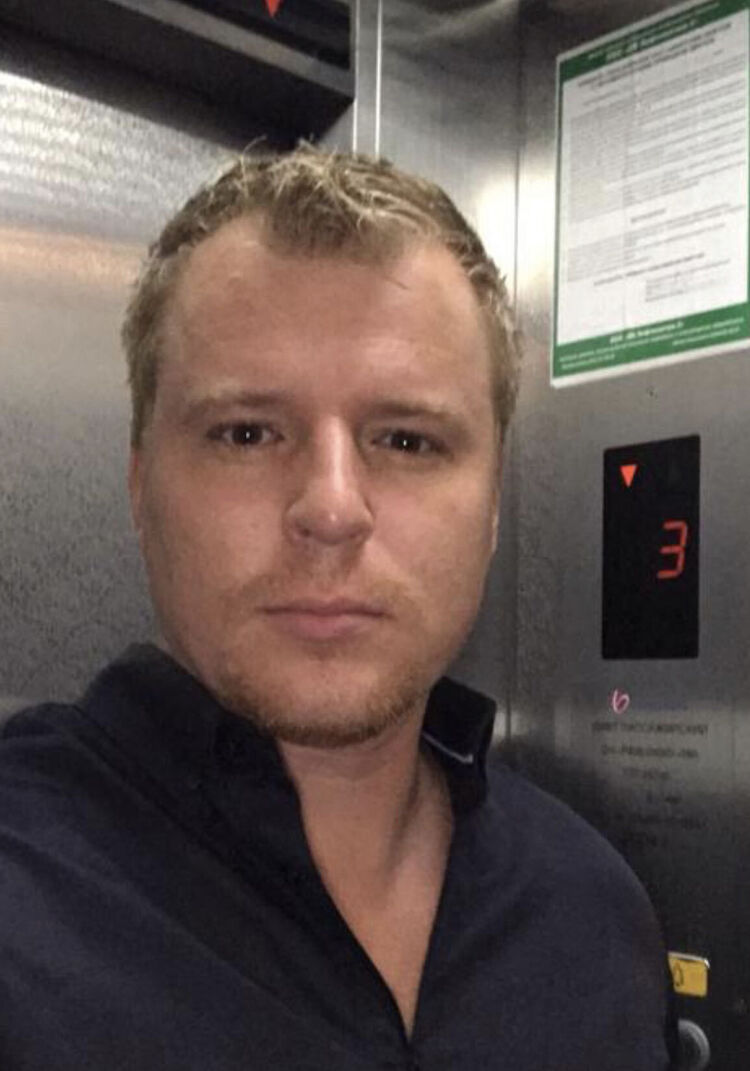  27272373  Aleksander, 37 ,    