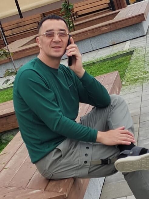  52701523  German, 46 ,    