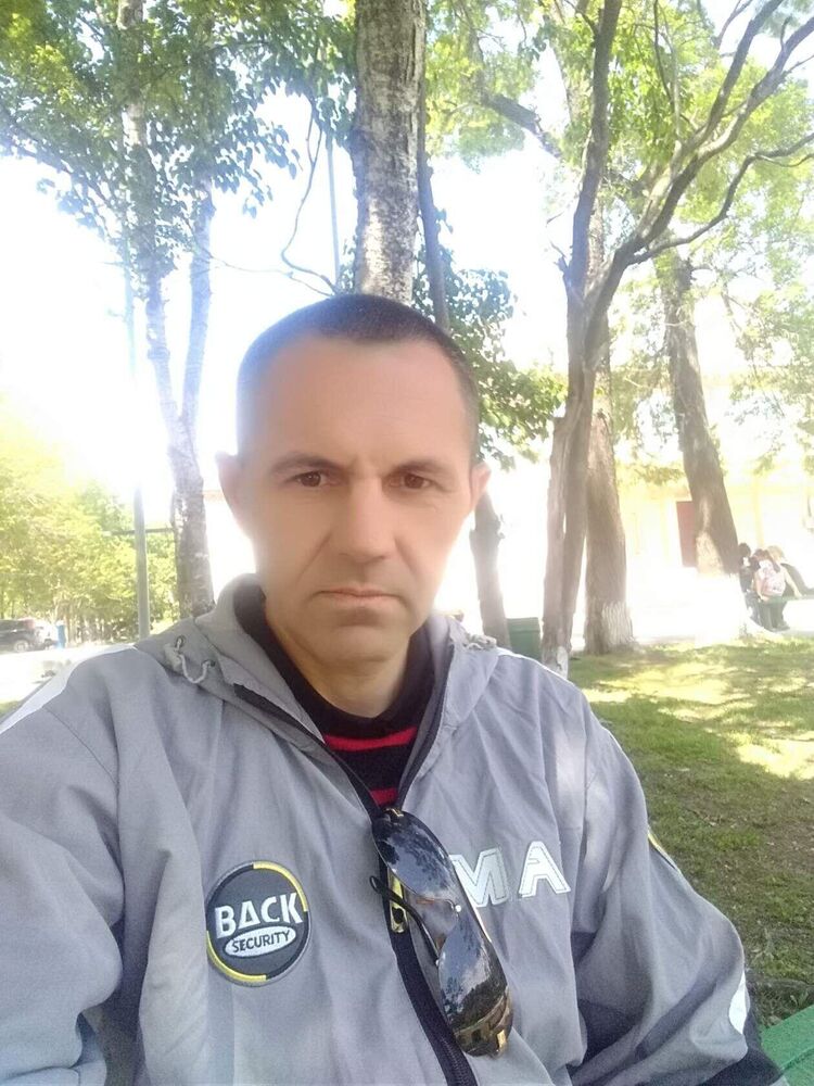  40606903  , 49 ,    
