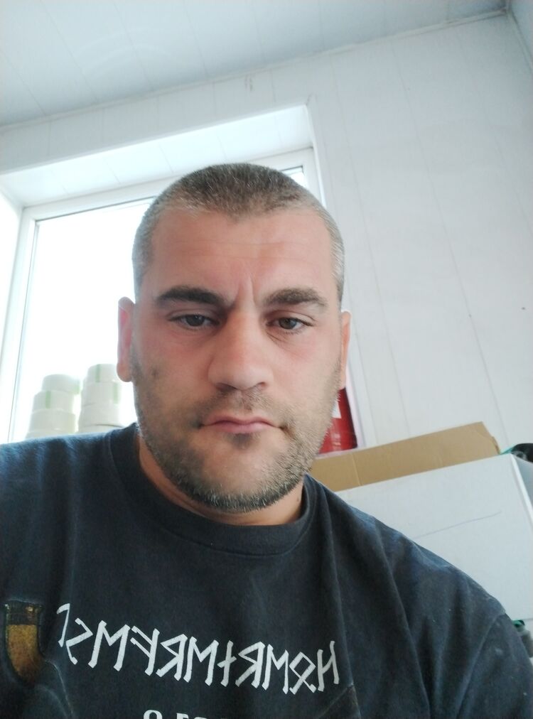  28045103  , 37 ,    