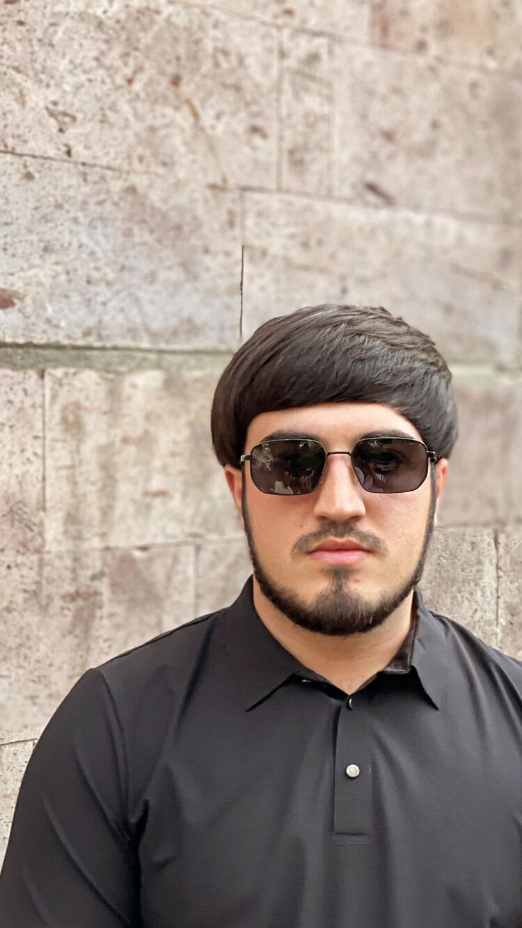  52617883  Arman, 27 ,    
