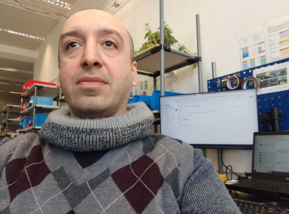  42355053  Babak, 45 ,    