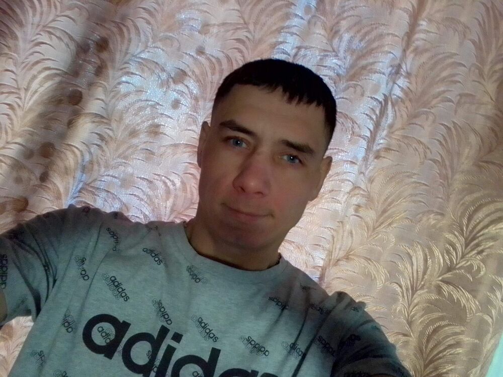  39754223  Slavik, 37 ,    