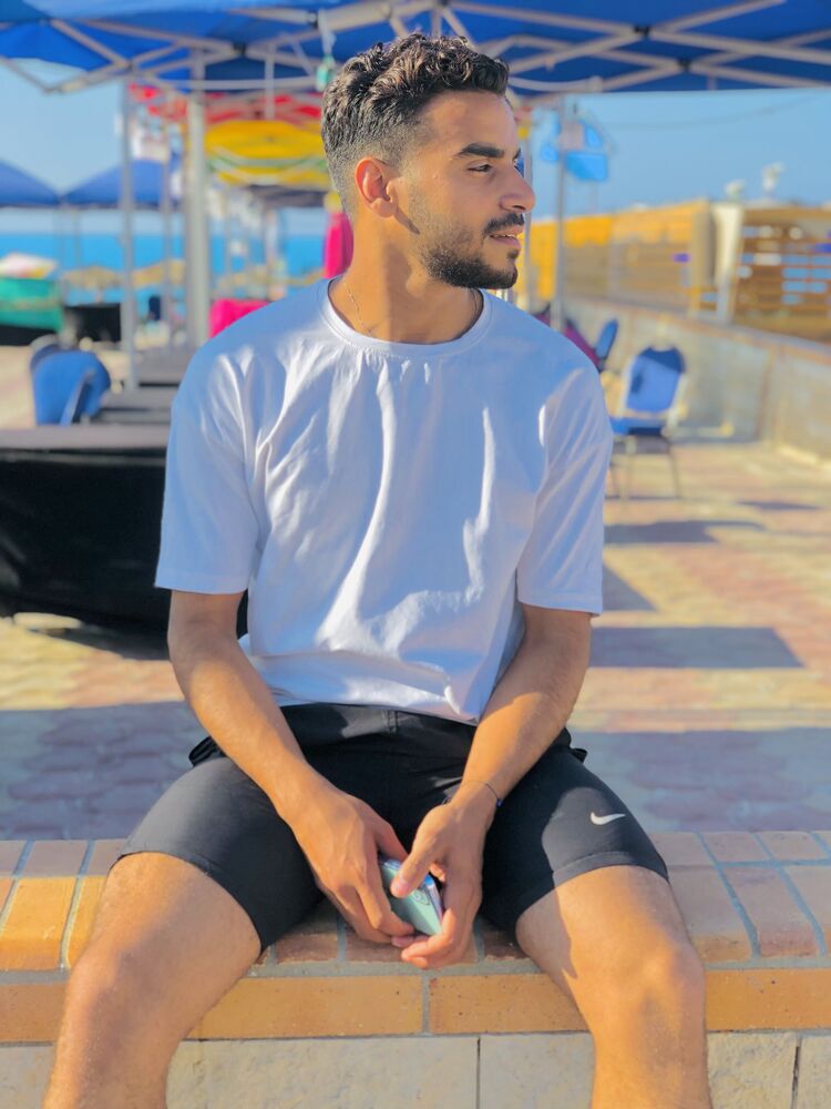  -,   Youssef, 25 ,   ,   