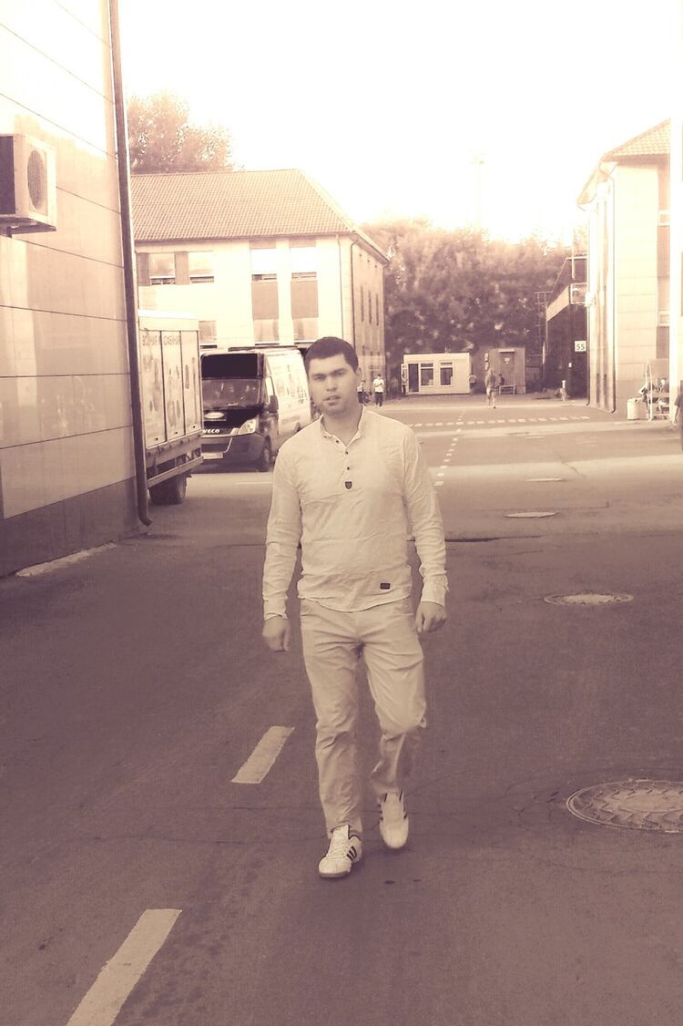  10087733  Roma, 37 ,    