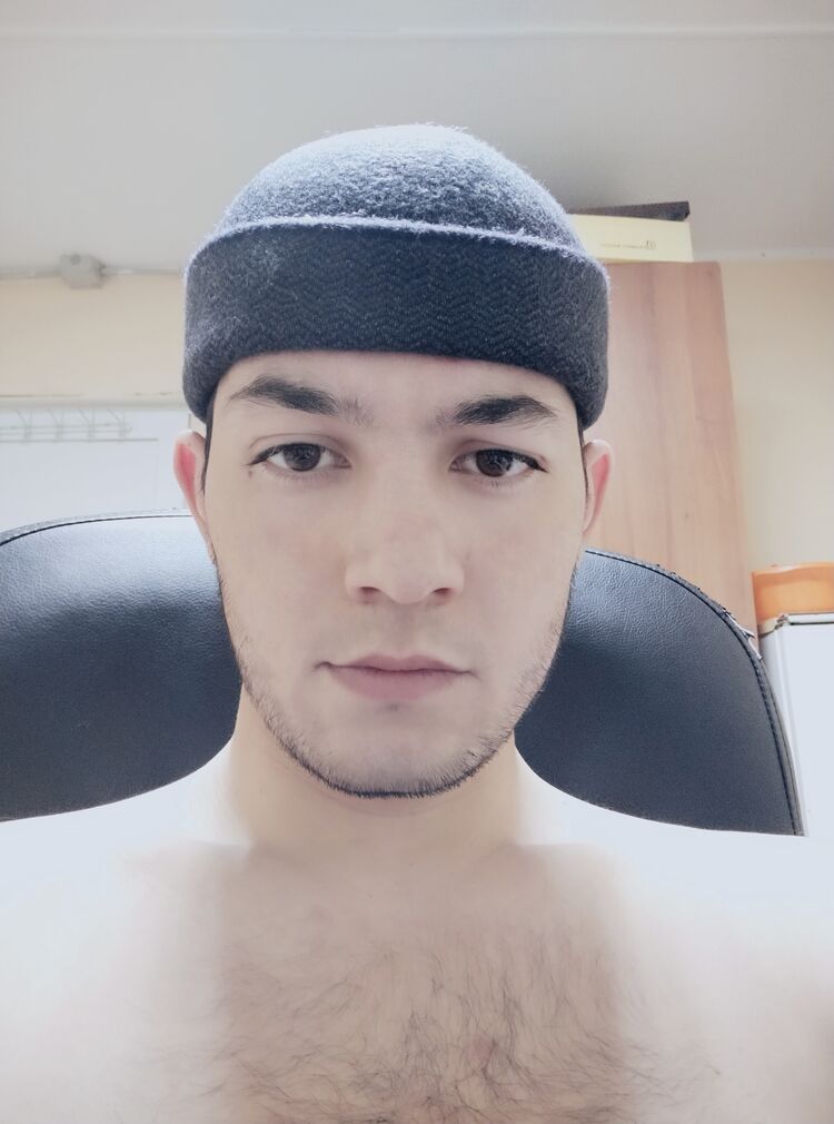  26882563  Mukhammad, 24 ,    