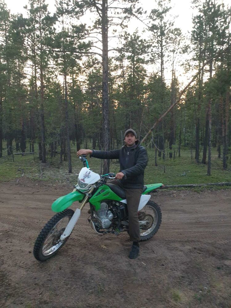  ,   Annton, 37 ,   ,   