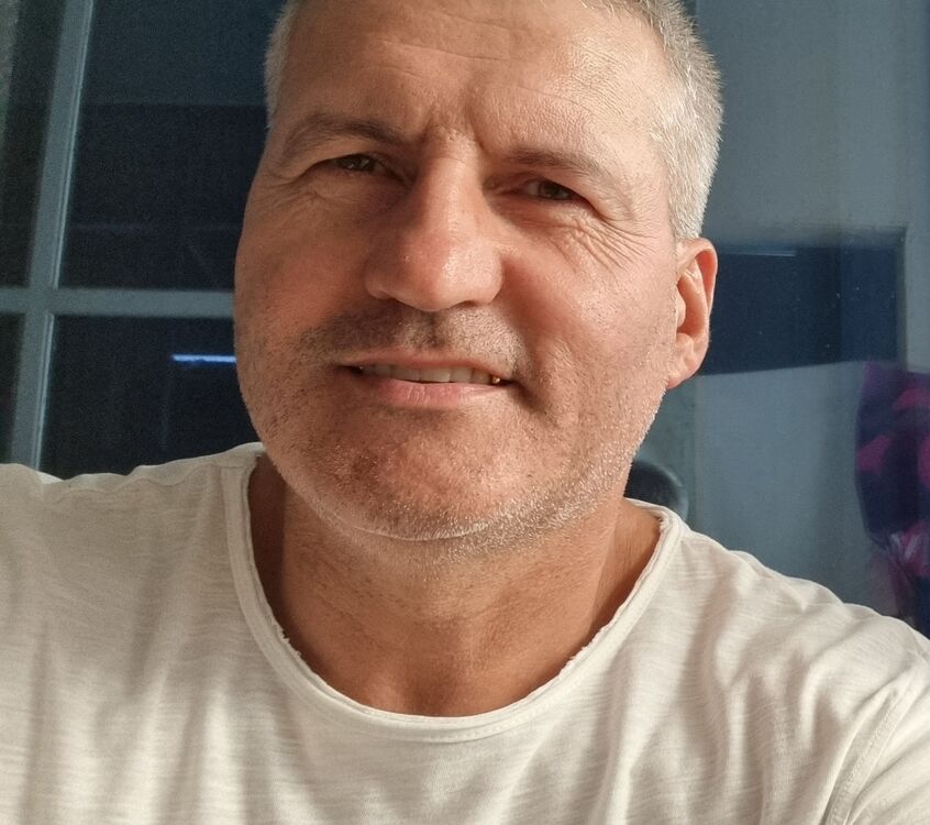  40483283  , 47 ,    