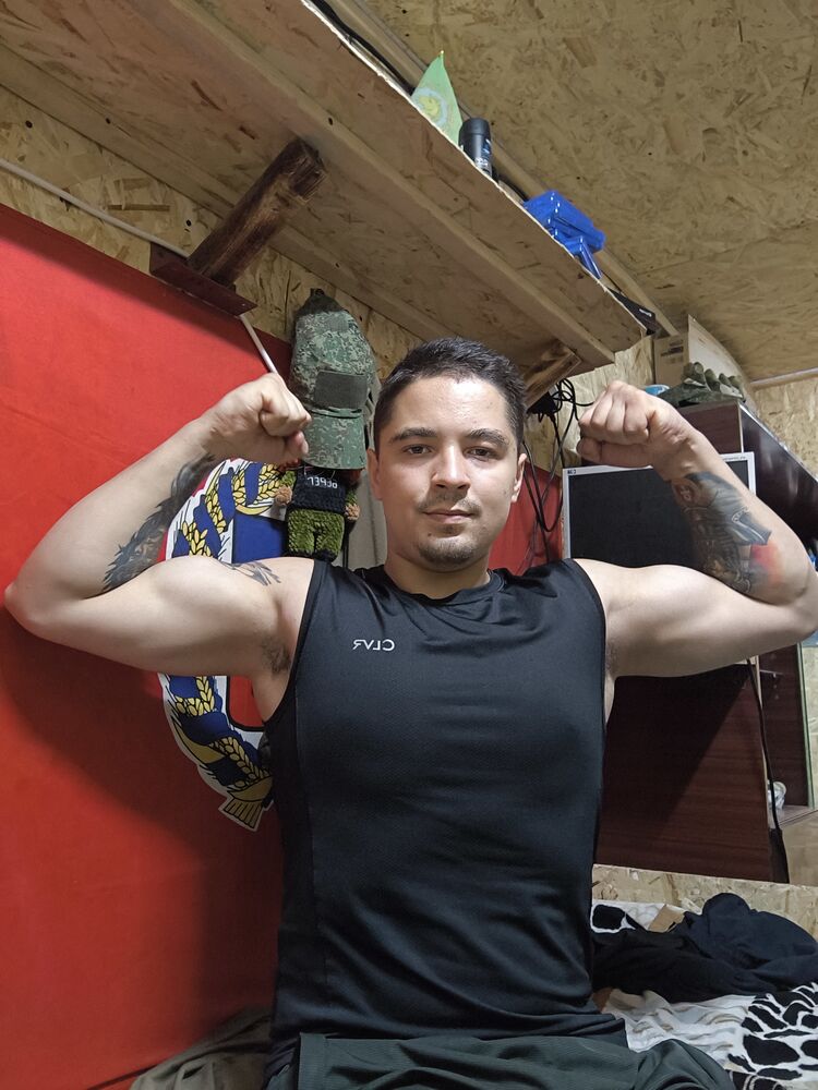  53885863  Vlad, 23 ,    