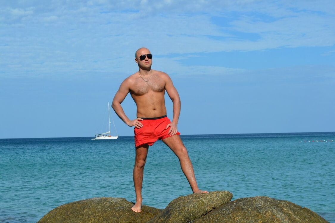  10482343  Ruslan, 40 ,    