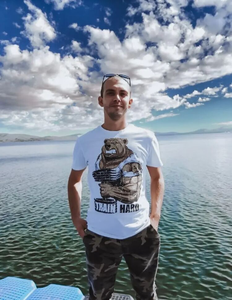  50102193  Alex, 30 ,    