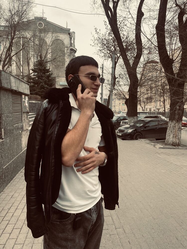  52899113  Gegam, 22 ,    