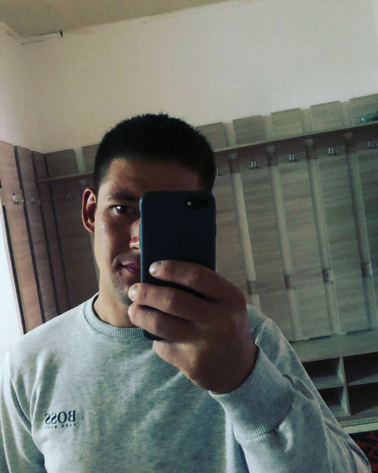  37693363  , 26 ,    