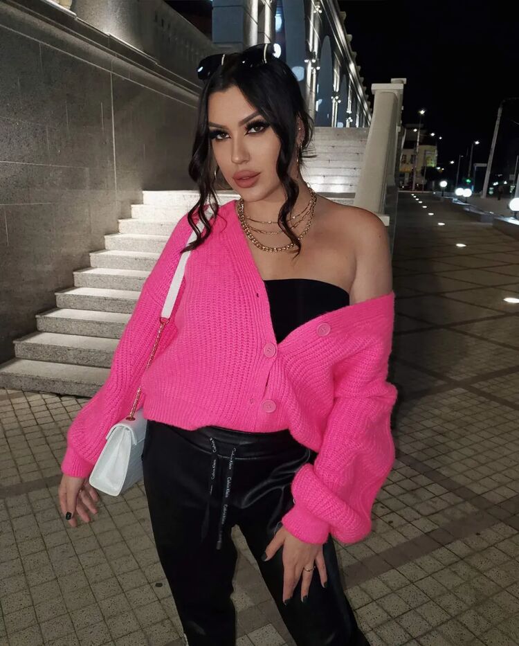  ,   Karina, 25 ,   ,   , c , 