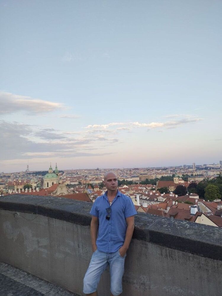  ,   Jevgeni, 35 ,     , c 