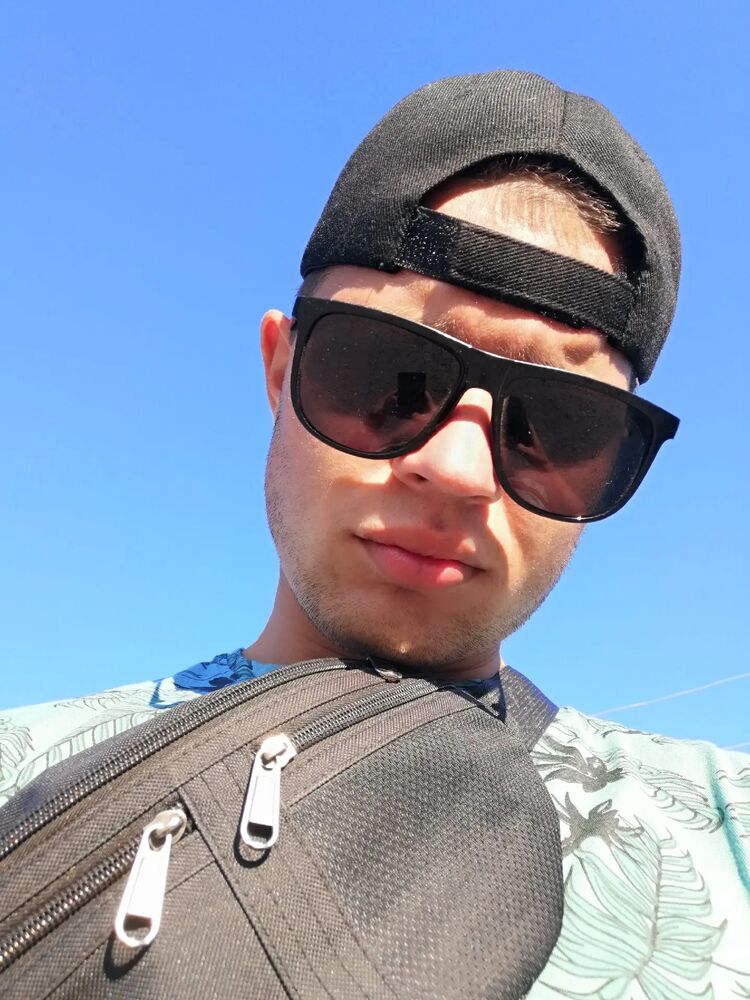  33778773  KIIIX, 23 ,    