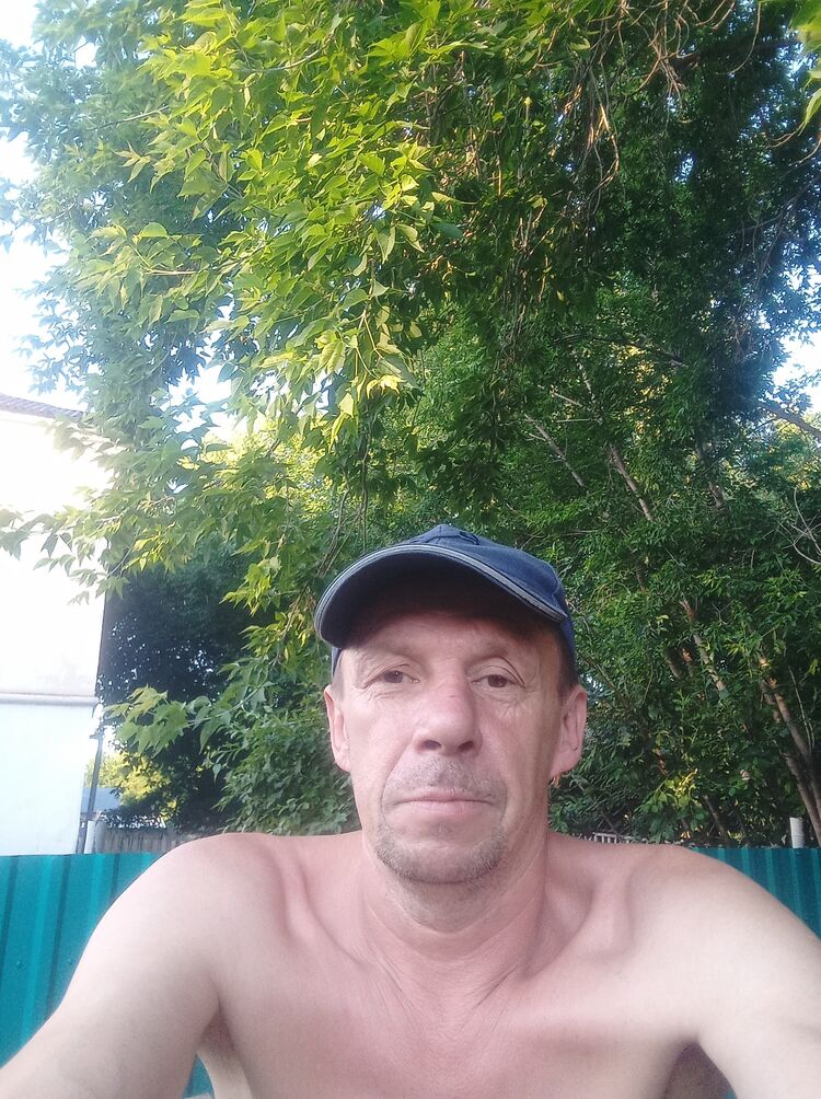  52884433  Sergei, 48 ,    