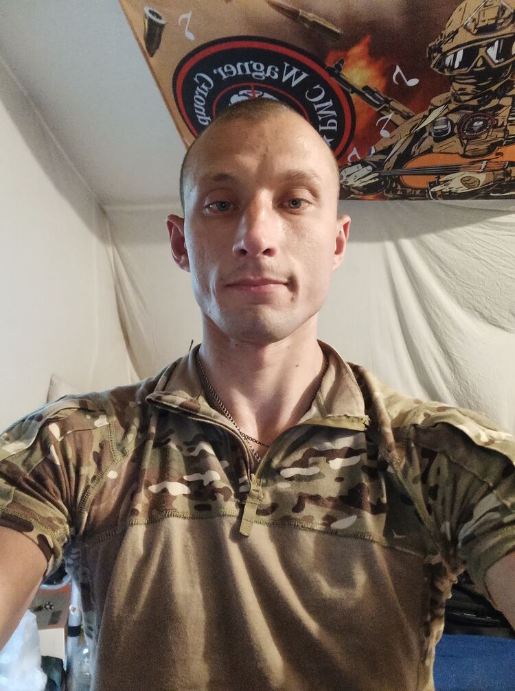  ,   Slavik, 32 ,   ,   , c 