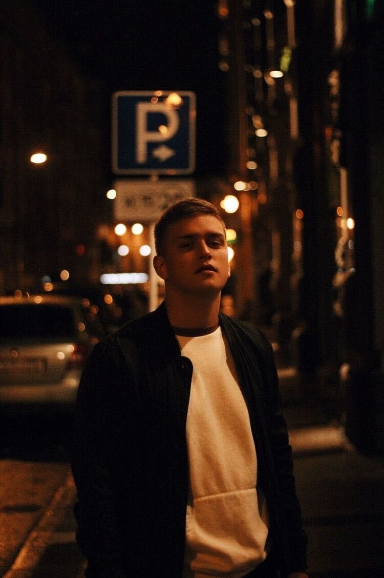  29417813  , 27 ,    -