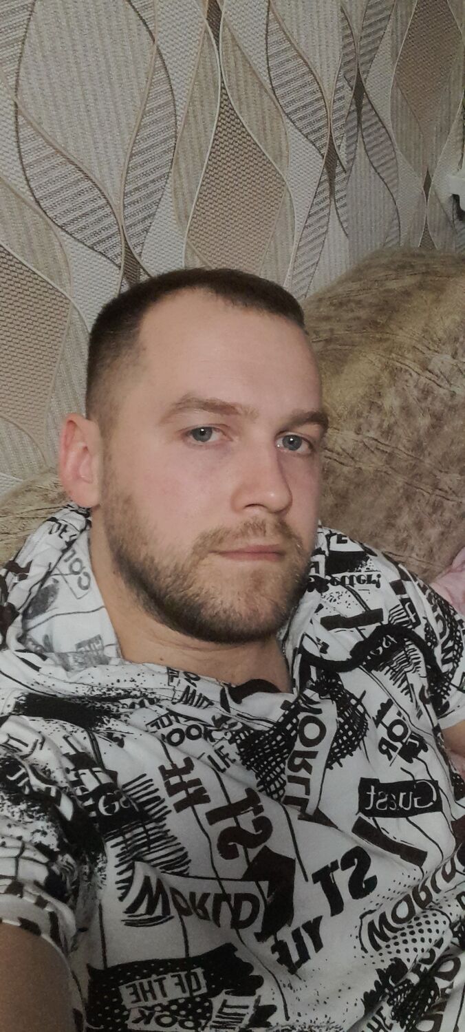  29854093  Konstantin, 35 ,    