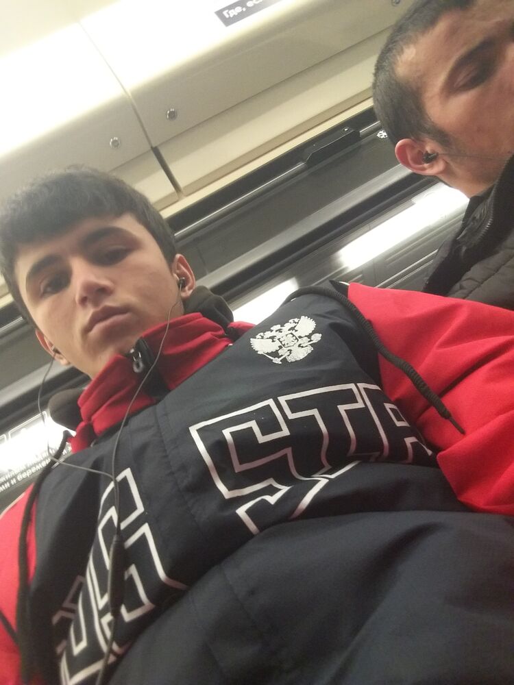  33210823  Unus, 21 ,    