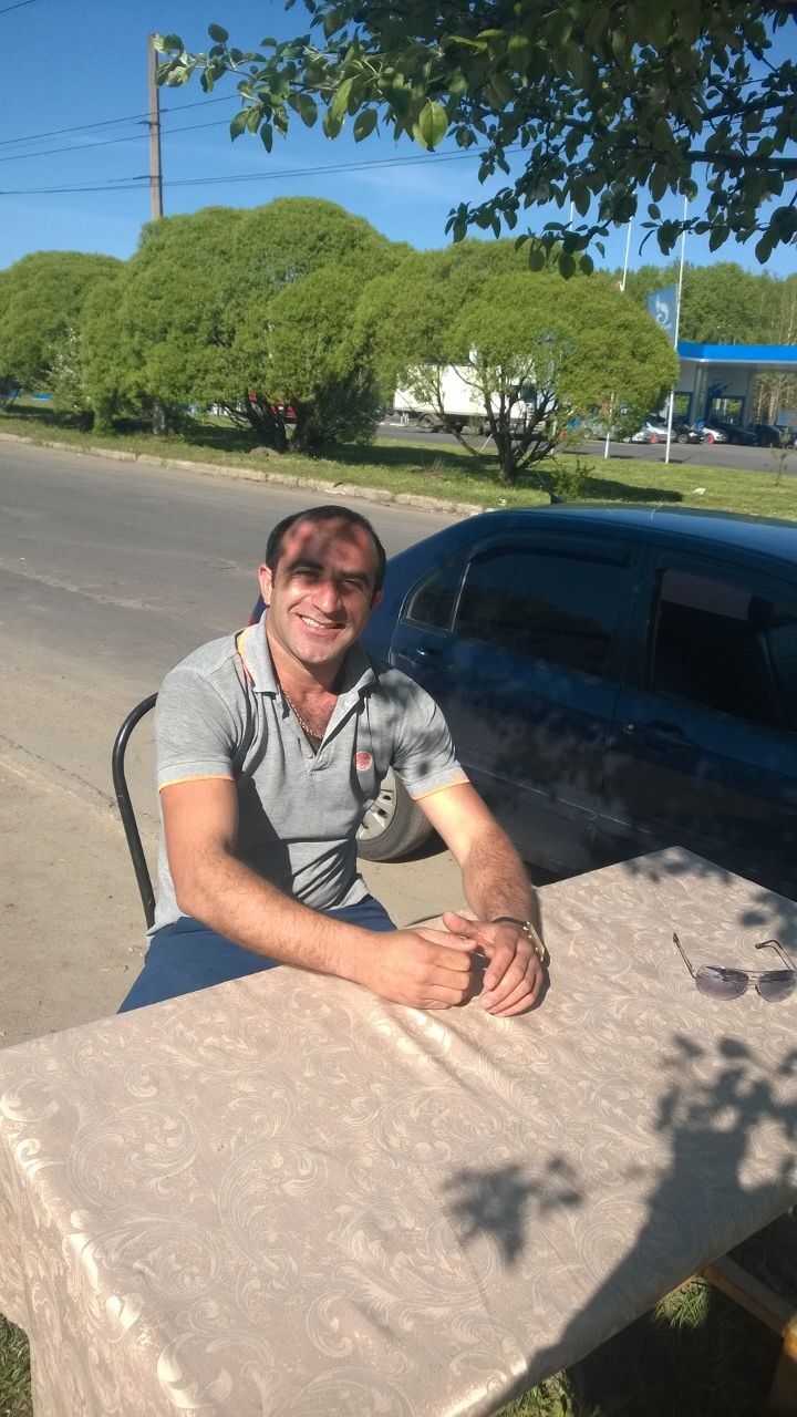  48032883  Ayaz, 38 ,    