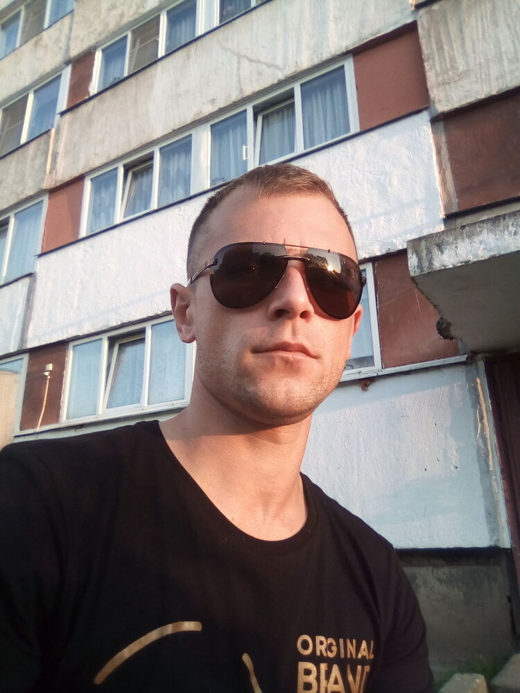  17185653  Den, 37 ,    