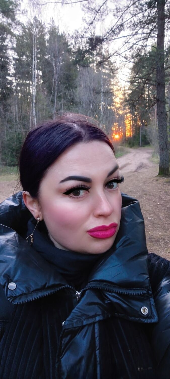  54105713  Regina, 33 ,    -