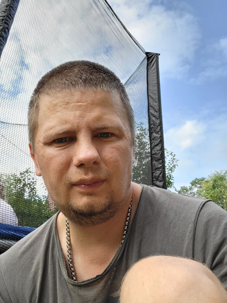  31991253  Artur, 38 ,    