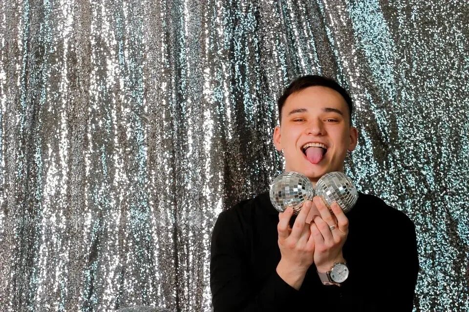  27405153  , 26 ,    -