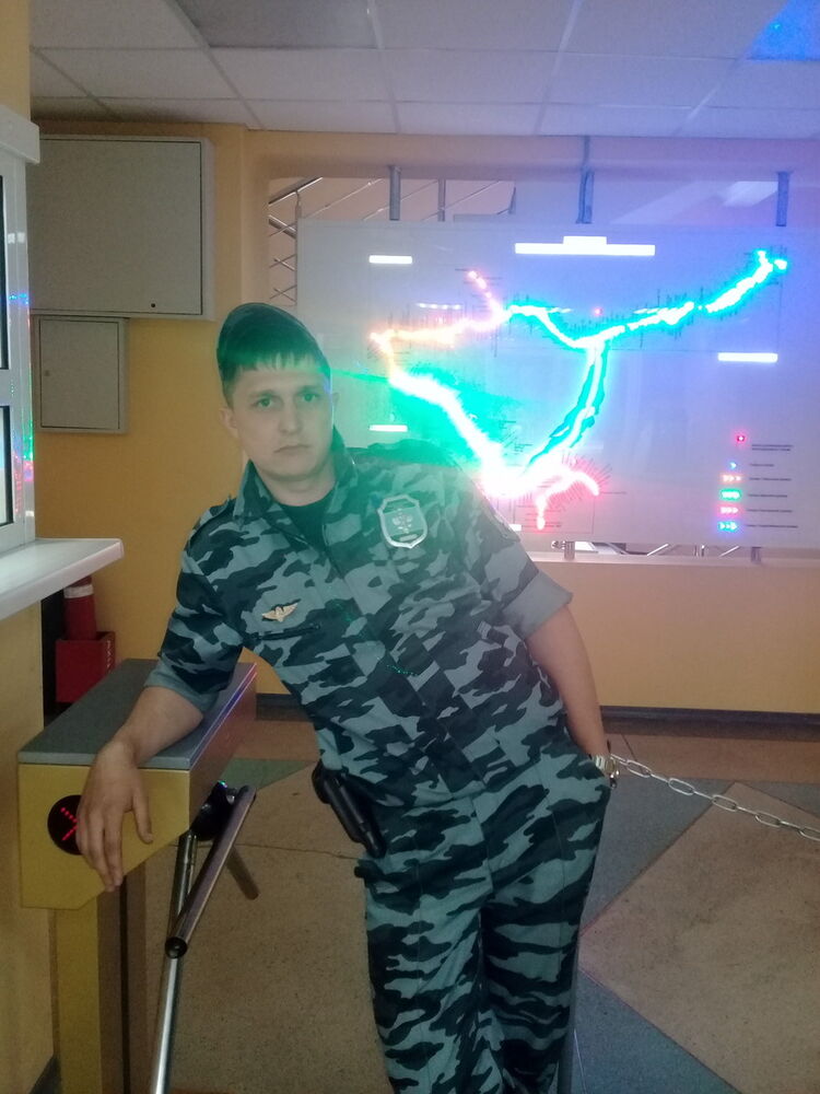  9904893  , 33 ,    