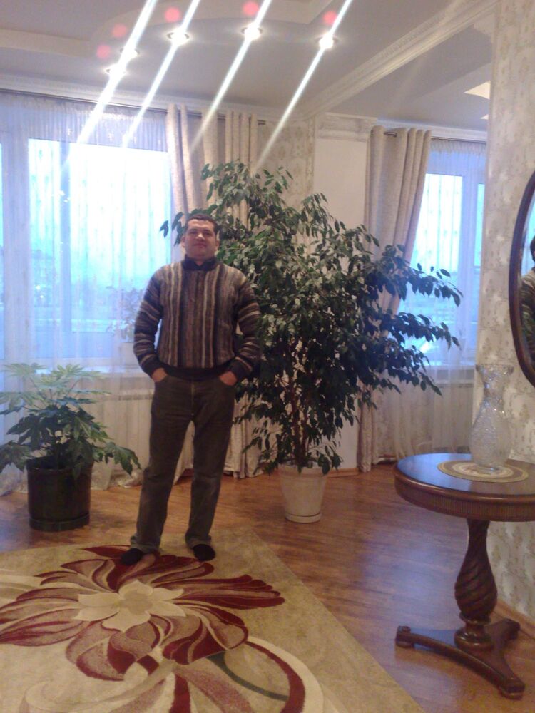  23844783  Younes, 51 ,    