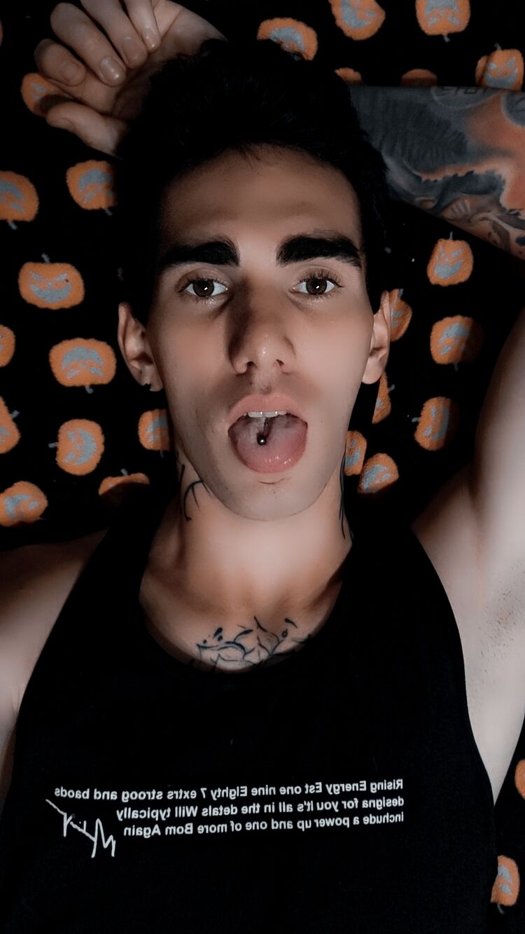  39870103  Artiom, 28 ,    