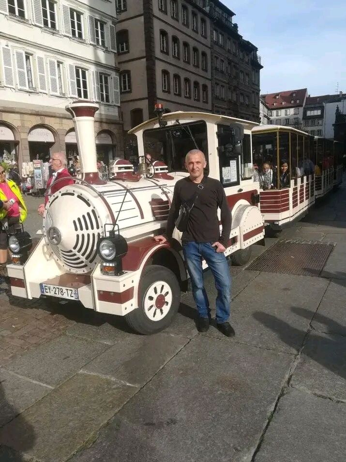  48104063  Oleg, 42 ,    