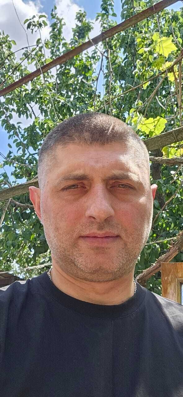  ,   Vlad, 40 ,   ,   
