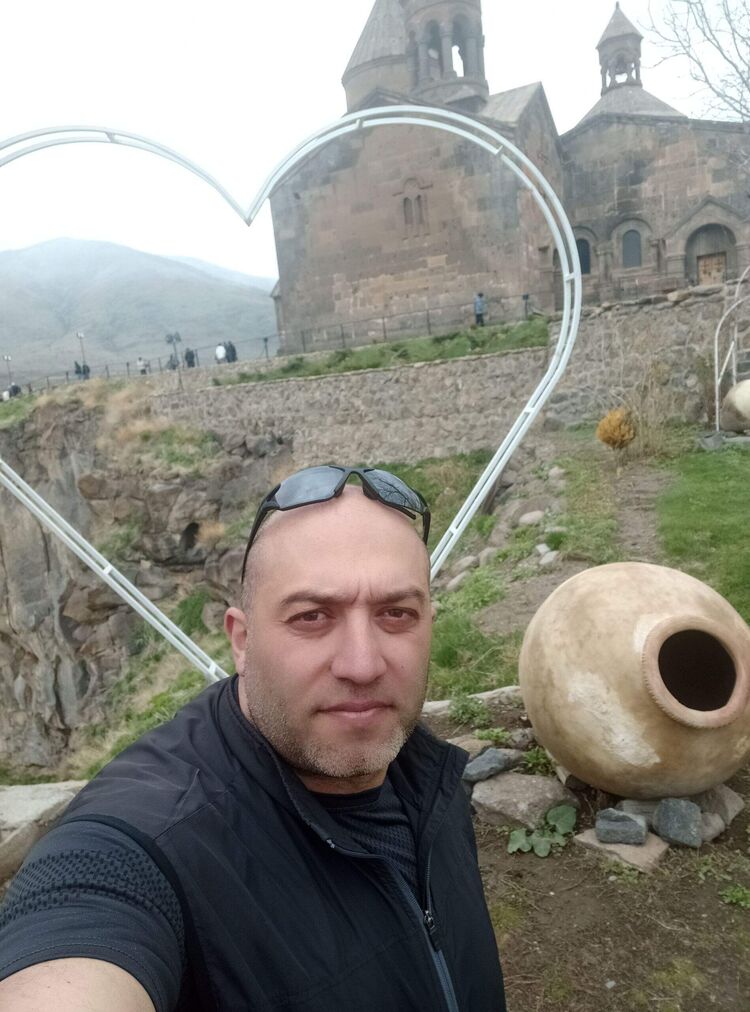  54560973  Styop, 42 ,    