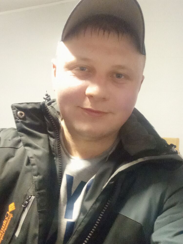  26048903  , 28 ,    