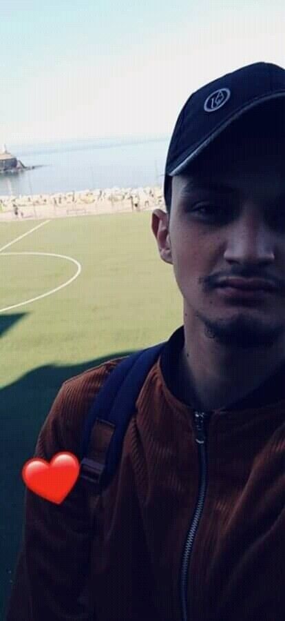  21539763  Hatem, 25 ,    Algiers