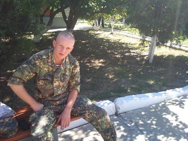  18928513  Denis, 43 ,    