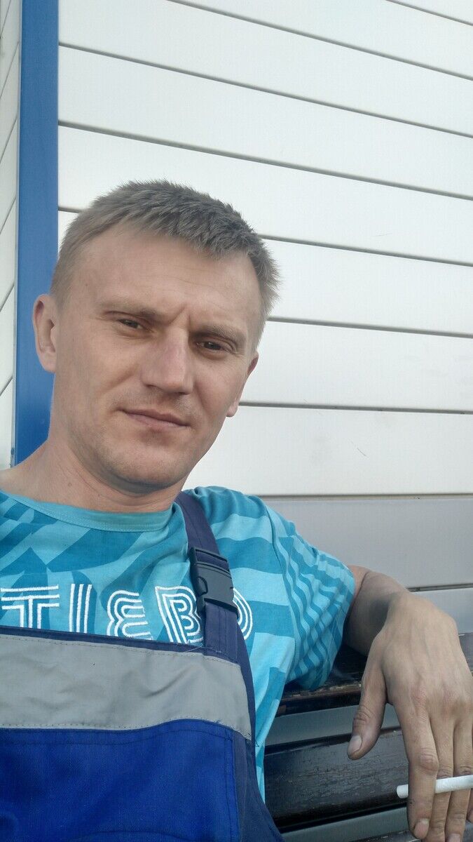  21133803  Ivan, 46 ,    