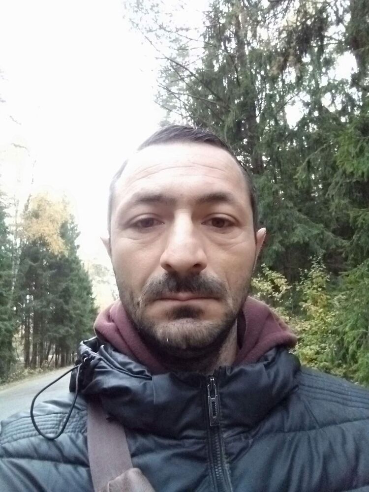  40202723  , 42 ,    