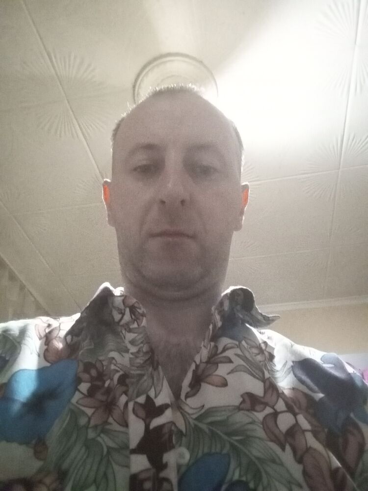 45337783  Anatoli, 41 ,    