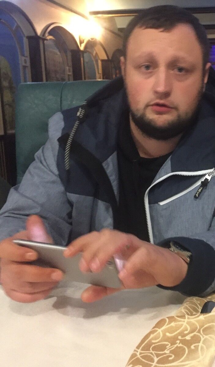 ,   Maks, 32 ,  