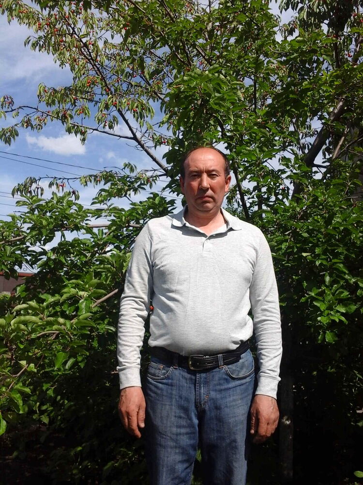  ,   Viktor, 58 ,   ,   
