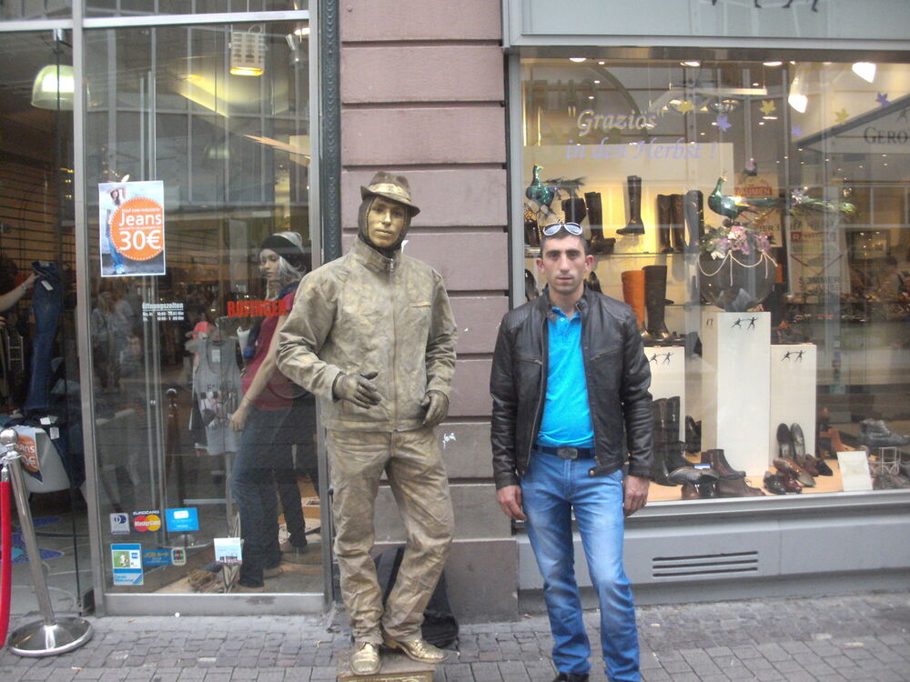  ,   Arman, 40 ,   